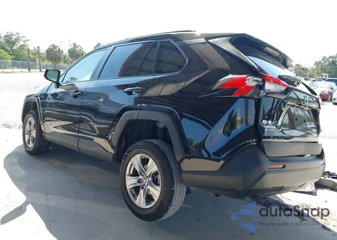 2023 Toyota Rav4 Xle z USA, uszkodzony, nr VIN 2T3W1RFVXPW249197